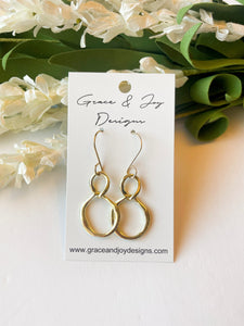 Wavy figure 8 Earrings