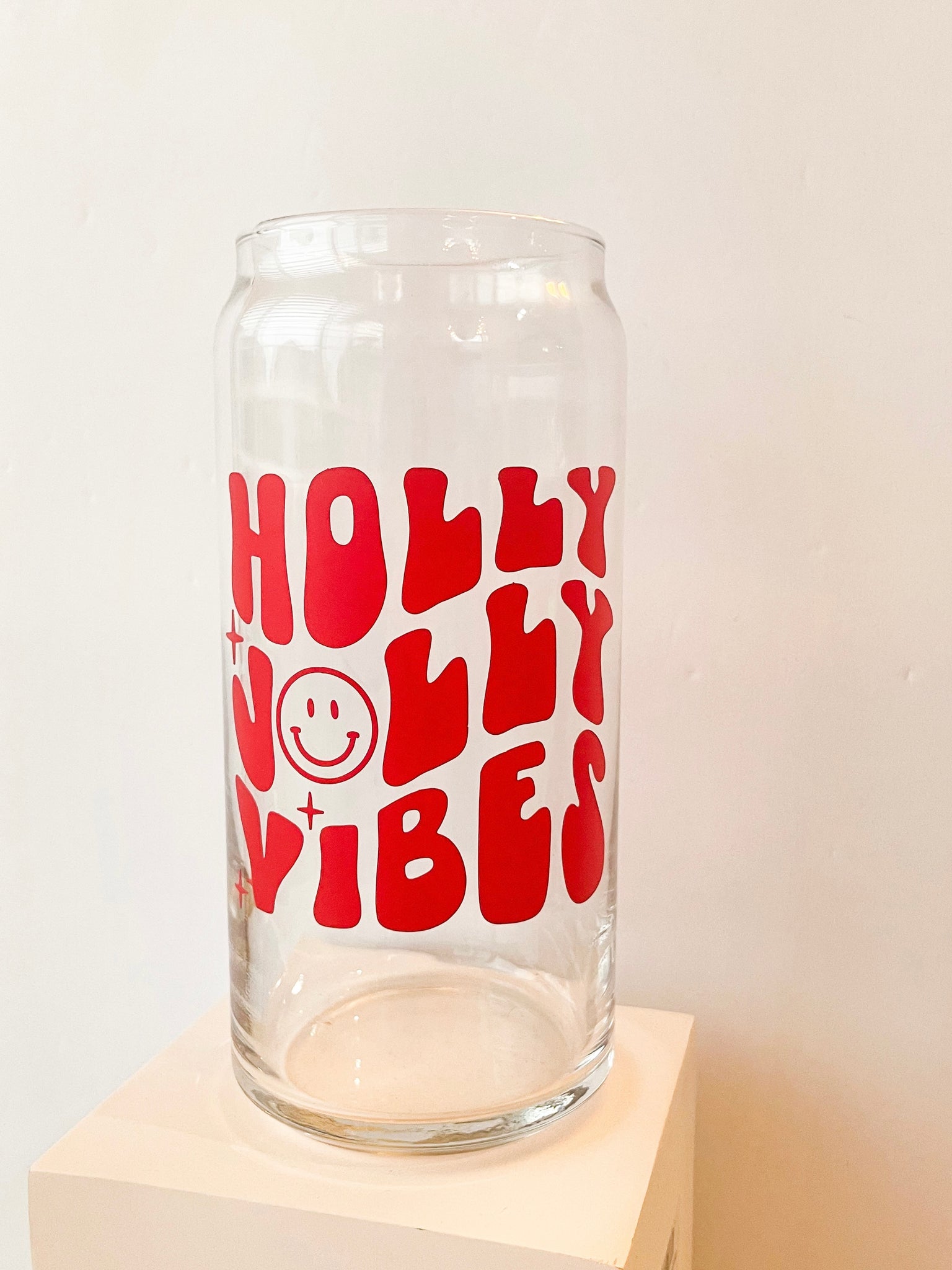 20 oz Holly Jolly Vibes Can Glass