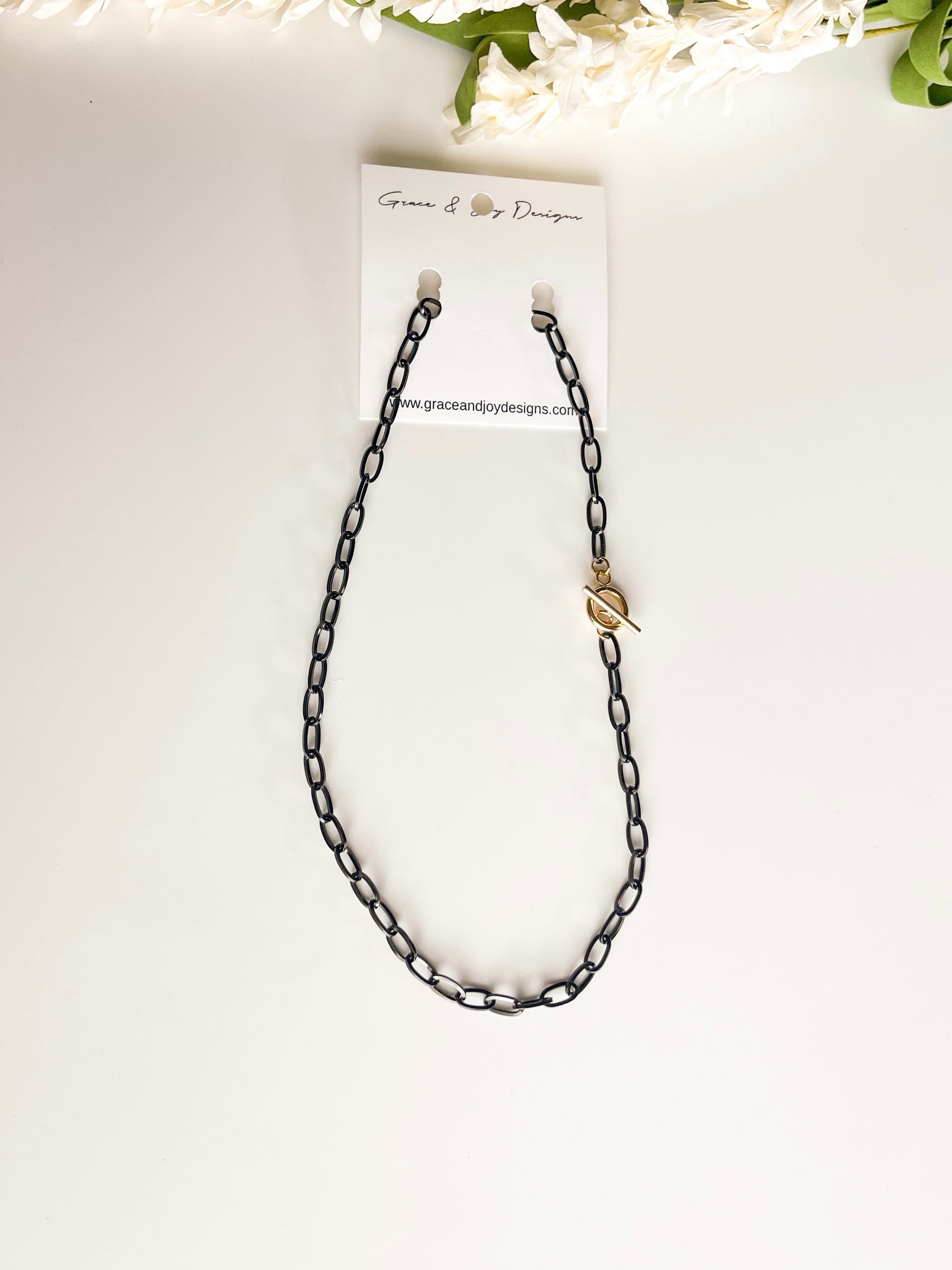 Black paperchain Necklace with gold toggle clasp 17”